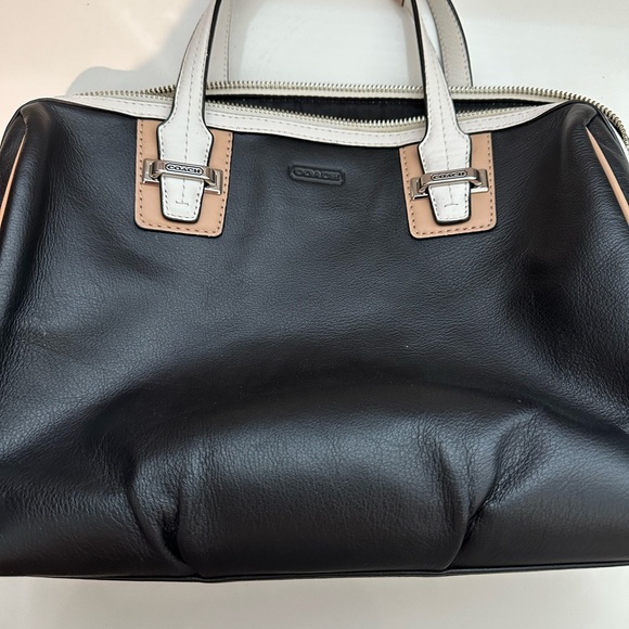 Coach purse - Picture 4 of 4